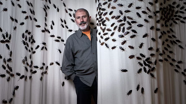 Τολμάτε να μπείτε εκεί όπου έκαναν επιδρομή 2000 κατσαρίδες; Νέα παράταση για την έκθεση του Capten