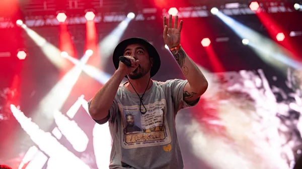 Ταφ Λάθος: "Το hip hop κρατάει την ψυχή μου νέα"