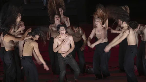 Πέντε λόγοι για να (ξανα)δούμε την "Ορέστεια" του Θεόδωρου Τερζόπουλου