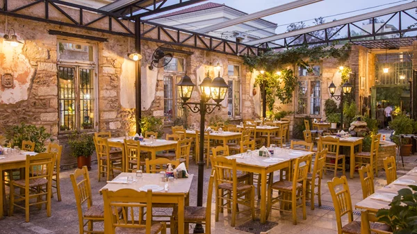 "Το Αυγό του Κόκκορα"