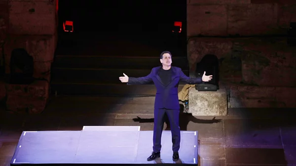 Λάμψη αστέρων (Φλόρες, Σαβάλ) σε μουσικές βραδιές στο Ηρώδειο, λίγο πριν το επικείμενο κλείσιμό του!