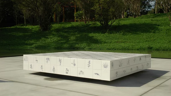 H Deo γιορτάζει πέντε χρόνια λειτουργίας με μια πολυποίκιλη έκθεση