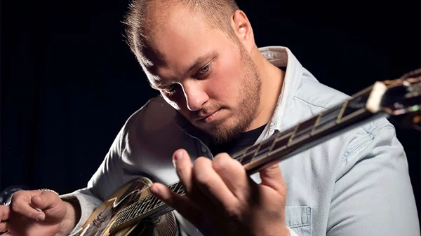 Μιχάλης Παούρης: Το μπουζούκι συναντά την κλασική και την jazz μουσική στο Μέγαρο Μουσικής