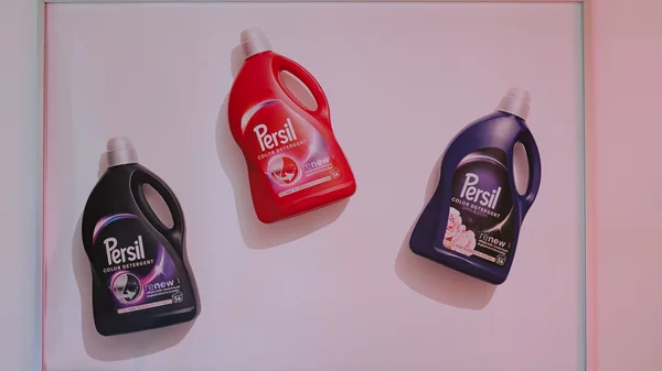 WENEЯ: Το pop-up fashion project από το Persil και τους MIRŌ!