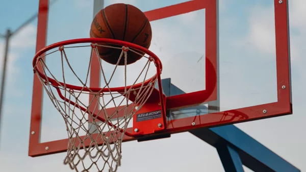 Έτοιμοι για μια μοναδική γιορτή μπάσκετ στον Πειραιά;