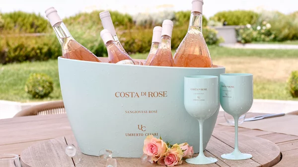 Costa Di Rose… με Ambassador τον ΛΑΚΗ ΓΑΒΑΛΑ, το πιο ξεχωριστό lifestyle rosé κρασί που θα σας συναρπάσει, έρχεται στην Ελλάδα από την Granikal!