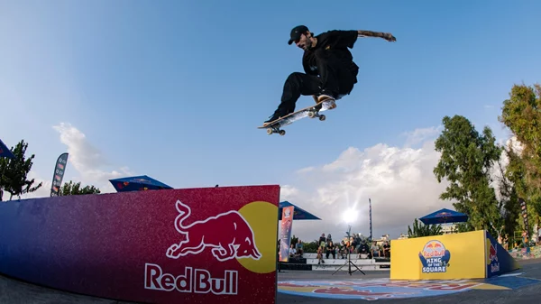Το Red Bull King of the Square πήρε φόρα και προσγειώθηκε θεαματικά στον Άλιμο