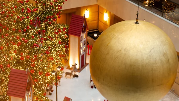 Intercontinental Athenaeum Athens : Γιορτινή πολυτέλεια κάθε στιγμή