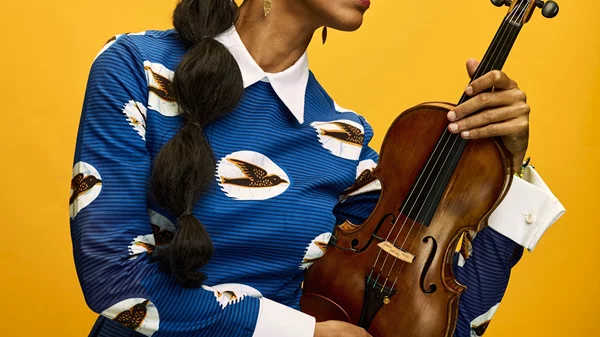 Η Yilian Cañizares μας ξεσηκώνει με κουβανέζικους ρυθμούς