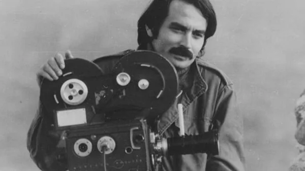 Πέθανε ο σημαντικός σκηνοθέτης Λάκης Παπαστάθης