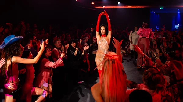 Για ένα Σαββατόβραδο η Αθήνα ήρθε σε "Climax"