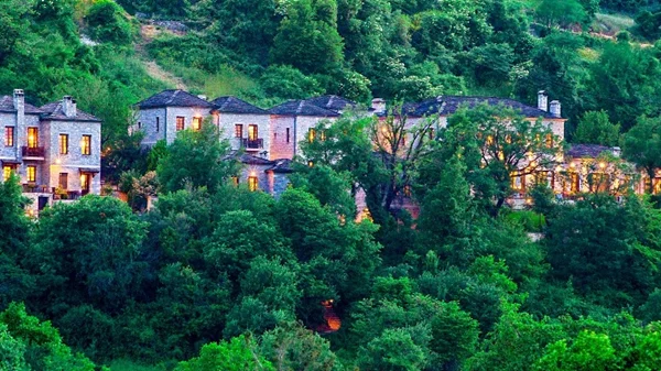 Mία ξεχωριστή συνάντηση 34 καλλιτεχνών που αντλούν έμπνευση από το Ζαγόρι