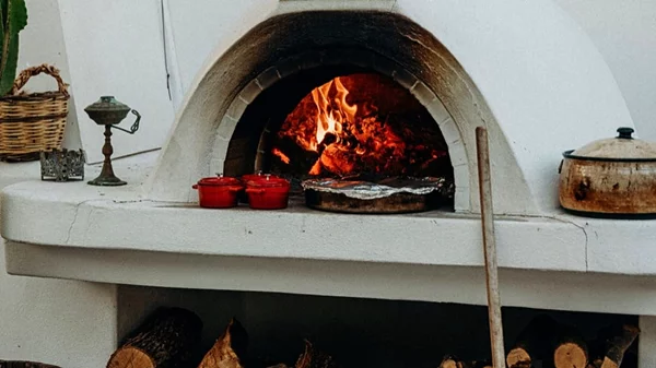 Τα εστιατόρια των Κυκλάδων που αποθεώνουν την ελληνική κουζίνα