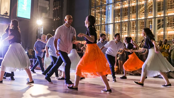 Χορέψτε σε ρυθμούς tango, swing και disco στo φετινό Social Ballroom Festival