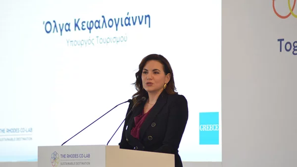 Η Όλγα Κεφαλογιάννη στην παρουσίαση της πρωτοβουλίας "Τhe Rhodes Co-Lab Sustainable Destination"