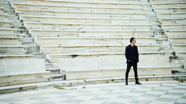 O Θεόδωρος Κουρεντζής επιστρέφει με την Utopia στο Φεστιβάλ Επιδαύρου 2025