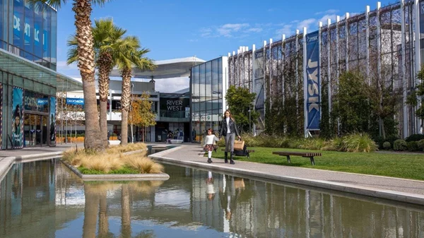 River West: Χειμερινές εκπτώσεις έως και 70% και δημιουργικά εργαστήρια για μικρούς καλλιτέχνες