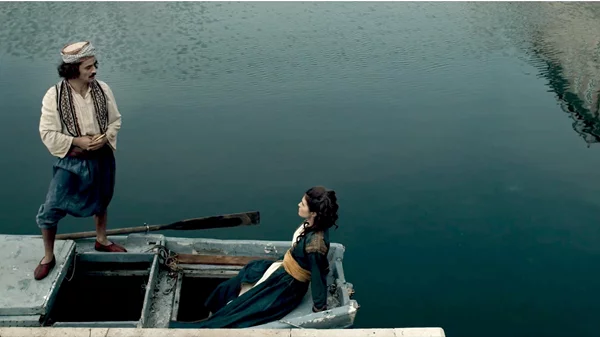 Η ιστορικός του σινεμά Ελίζα Άννα Δελβερούδη γράφει για τα "Φαντάσματα της Επανάστασης"