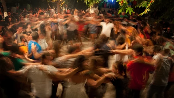 Ένα δημοτικό αθηναϊκό πανηγύρι έρχεται στον Λυκαβηττό