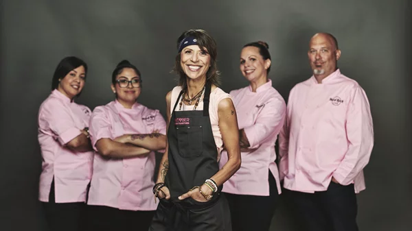 "Pinktober" στο Hard Rock Cafe® Athens με tacos από την Dominique Crenn