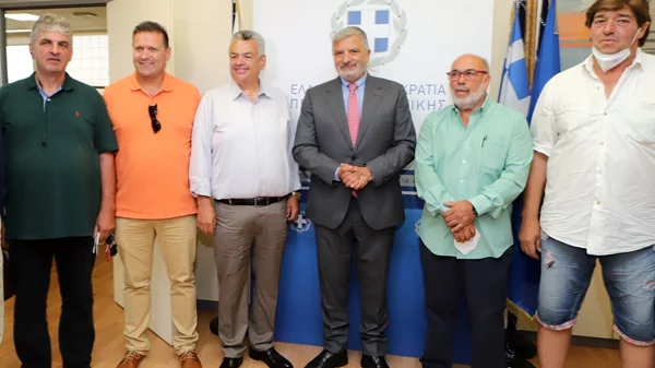 Σημαντική πρωτοβουλία ενίσχυσης για ευάλωτες ομάδες από την Περιφέρεια Αττικής, τις λαϊκές αγορές και το "Όλοι Μαζί Μπορούμε"