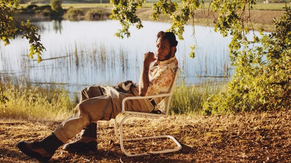 To νέο άλμπουμ του Leon Bridges είναι εδώ