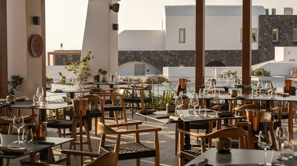 Κουζίνα χωρίς όρια στο "Alios Ilios Restaurant" στη Σαντορίνη