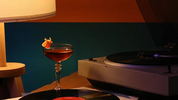 "Luv n Roll": Για φαγητό, ποτό, τέχνη και... τατουάζ