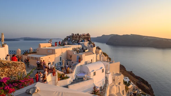 Με ποιο αφήγημα και με ποιες υποδομές ετοιμαζόμαστε για την τουριστική άνοιξη;