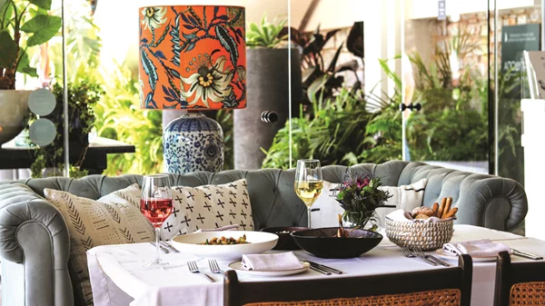 "Colonial": Δείπνο al fresco