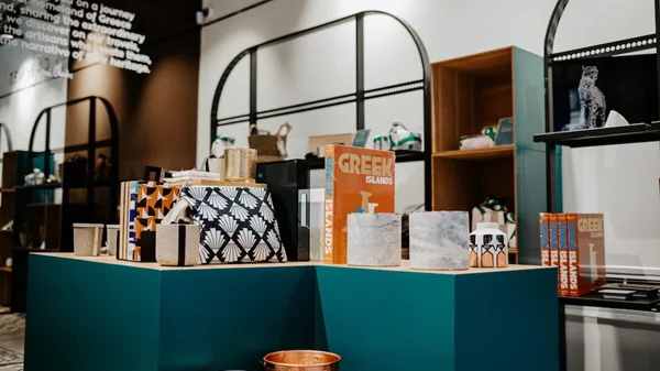 To A Magic Cabinet της Ευγενίας Χανδρή εγκαινιάζει τo πρώτο του φυσικό pop up κατάστημα για ανοιξιάτικη απόδραση στο κέντρο της πόλης!