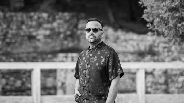 Vassilikos: "Ο καλλιτέχνης αναπόφευκτα θα φοβίσει, θα απειλήσει και θα δημιουργήσει ρήξη στο δεδομένο και το γνωστό"