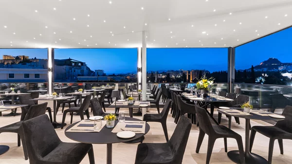 Το rooftop εστιατόριο "Pasithea" προσφέρει φρέσκια οπτική του αθηναϊκού Κέντρου
