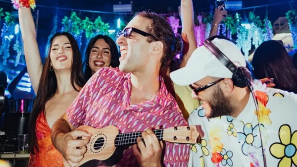 Χαβανέζικο πάρτι στον Πύργο Πειραιά, αν σου λείπει ήδη το καλοκαίρι