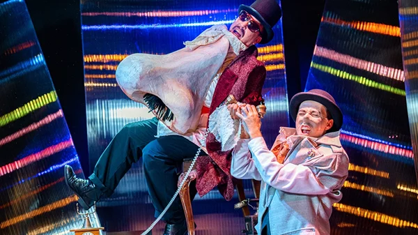 Νίκο Καμτσή τι κάνει άραγε μια "Μύτη" στο θέατρο Τόπος Αλλού;