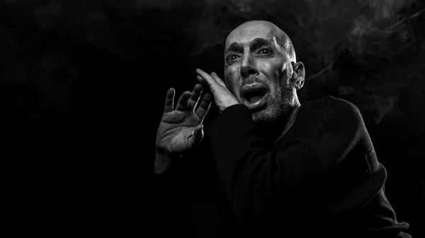 Βουτιά στην "PARANOIA" του Γκυ Ντε Μωπασσάν