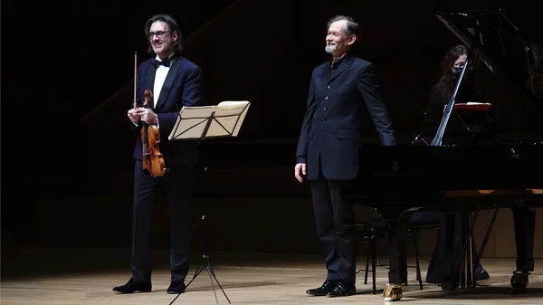 Ο Λεωνίδας Καβάκος συναντά τον Enrico Pace στο Μέγαρο