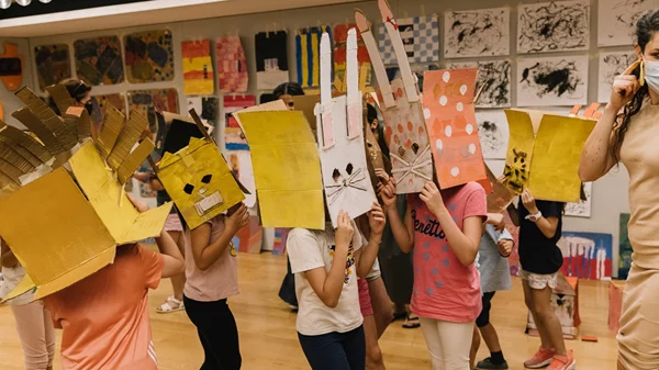 Με έμπνευση από τις Αποκριές ο Φεβρουάριος στο Μουσείο Κυκλαδικής Τέχνης