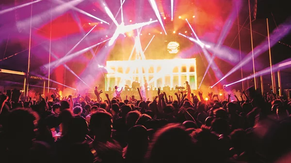 Plisskën Music Week: ένα καταιγιστικό πενθήμερο στον Λόφο Λυκαβηττού