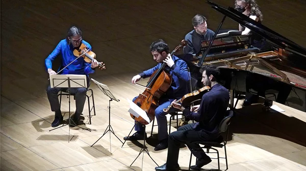 Μία συναυλία για την Ουκρανία: η ορθή πρωτοβουλία και τα αχρείαστα παρατράγουδα