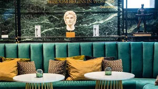 Μια κοσμοπολίτικη εμπειρία στην καρδιά του ιστορικού κέντρου