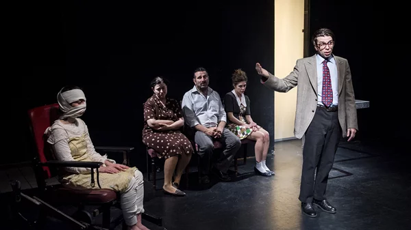 "Ο γάμος": Νέες ημερομηνίες για τη συγκλονιστική παράσταση του Θεάτρου Eπί Κολωνώ