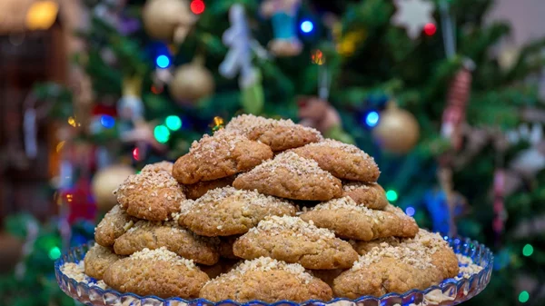 Από το μελομακάρονο στο panettone, τα top γιορτινά γλυκά της πόλης και πού θα τα βρείτε