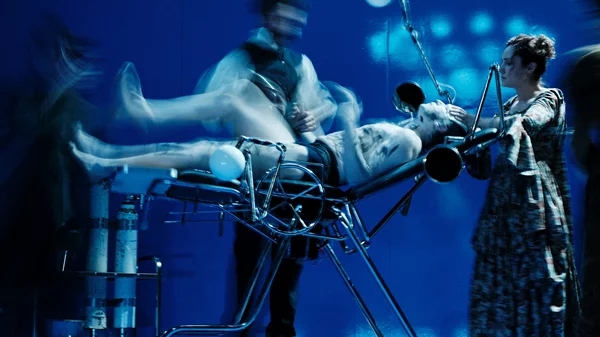 Η συναρπαστική παράσταση της Εφης Μπίρμπα και του Άρη Σερβετάλη, "Καρδιά του σκύλου" χτυπάει για δεύτερη σεζόν!