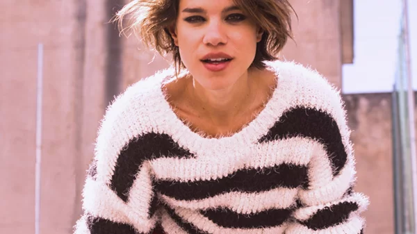 "Carols For A Cause": Η Monika τραγουδάει για καλό σκοπό