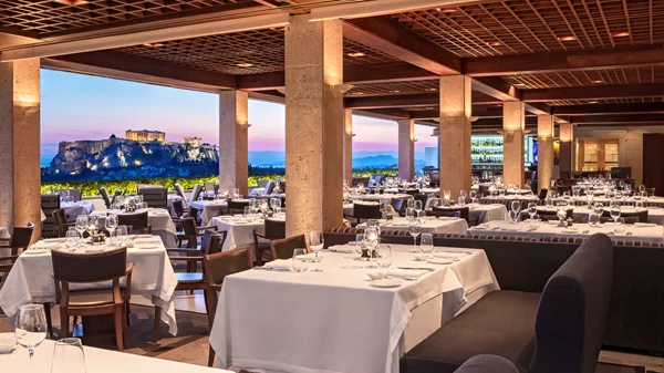 Ένα γαστρονομικό ταξίδι στην ελληνική γη παρέα με το GB Roof Garden