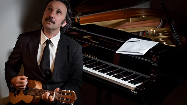 Ένα μουσικό happening βασισμένο στα "Τέσσερα Μαύρα Κουστούμια" του Ρένου Χαραλαμπίδη