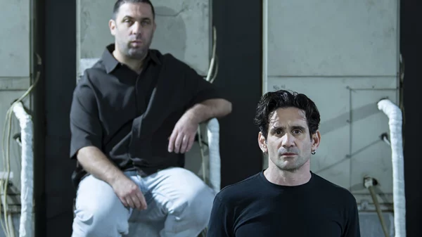 Άρης Μπινιάρης - Οδυσσέας Παπασπηλιόπουλος: Νέα συνεργασία με τη "Δίκη" του Κάφκα τη σεζόν 2025-26