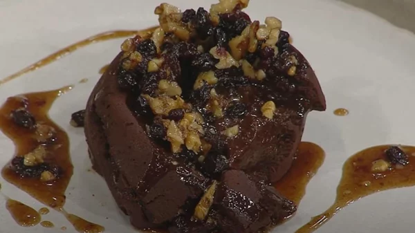 Σοκολατένια λάβα με "ερωτεύσιμο" σαμιώτικο κρασί