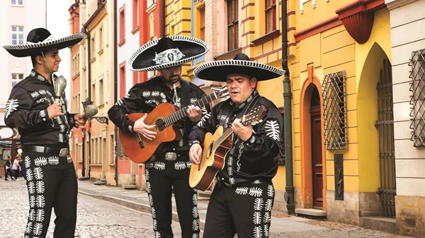 Πόλη του Μεξικού: Τάκος, μαριάτσι και "Ιπτάμενοι άνδρες"